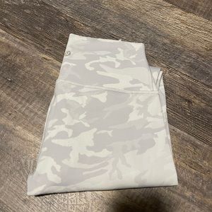 lululemon white camo 7/8 length leggings
